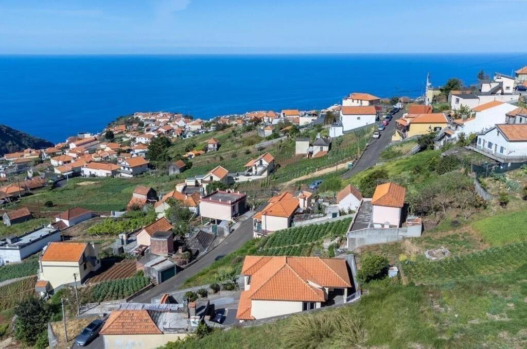 Casa Central - Peceful Mountain Retreat In Calheta Ribeira do Raposo ภายนอก รูปภาพ