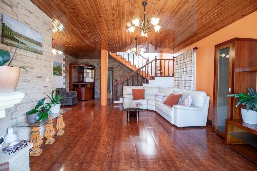 Casa Central - Peceful Mountain Retreat In Calheta Ribeira do Raposo ภายนอก รูปภาพ