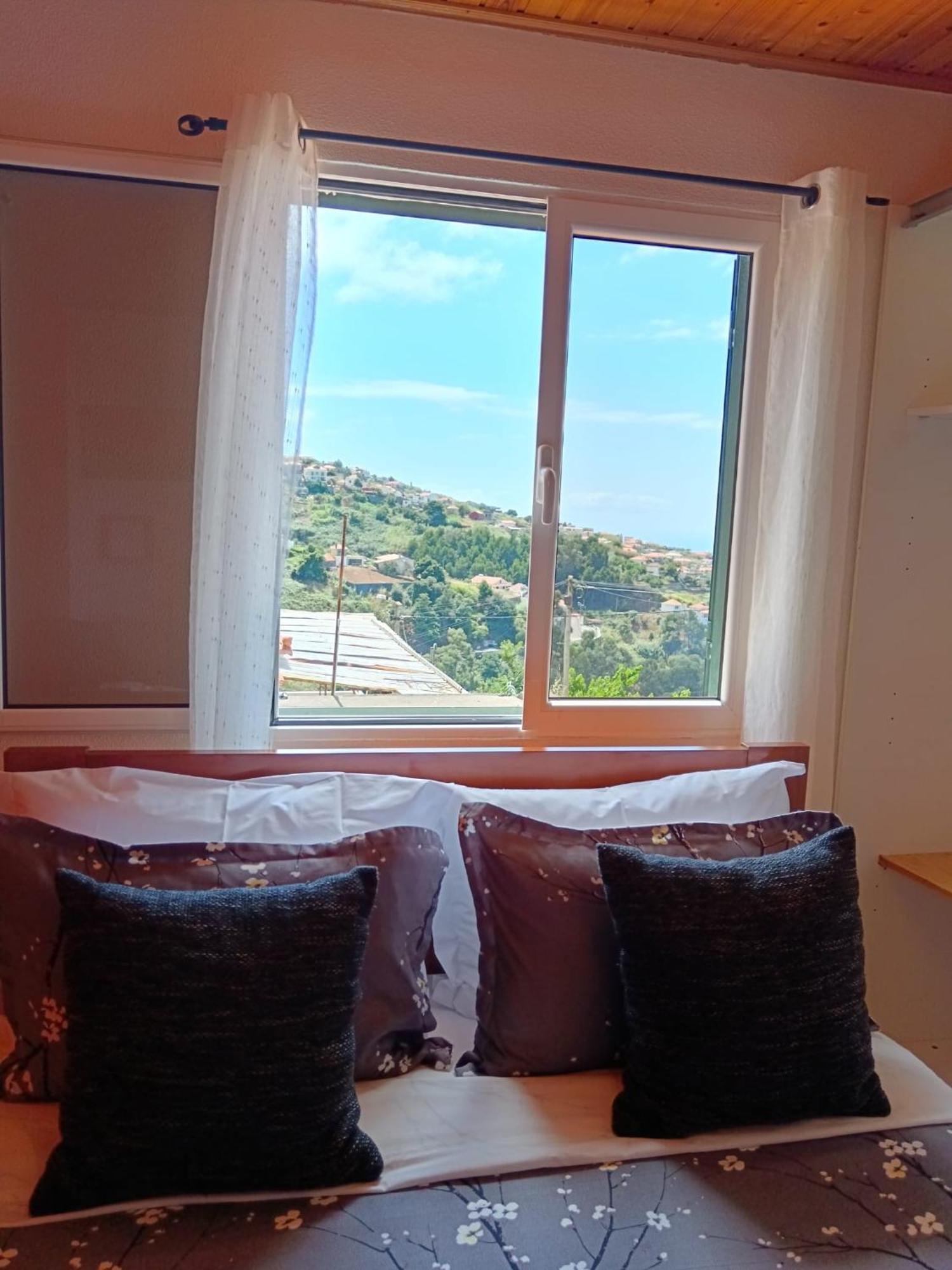 Casa Central - Peceful Mountain Retreat In Calheta Ribeira do Raposo ภายนอก รูปภาพ